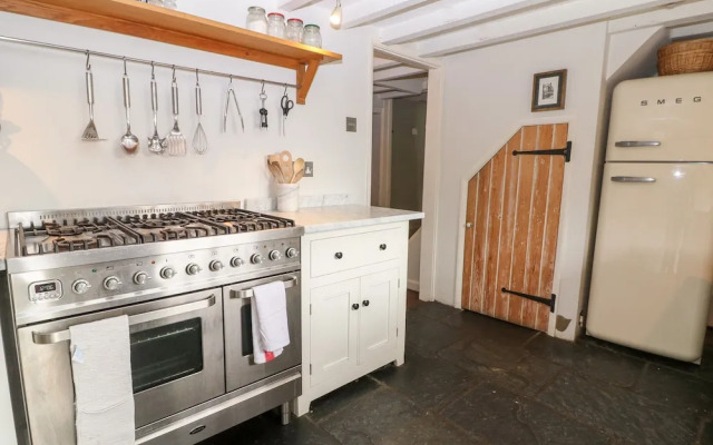Holly Cottage