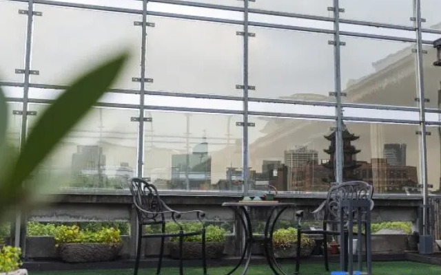 EZ Hotel (Ningbo Tianyi Square Town God's Temple Subway Station)