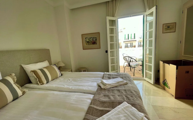 Marbella - House - Sleeps 4 - Pool - Parking