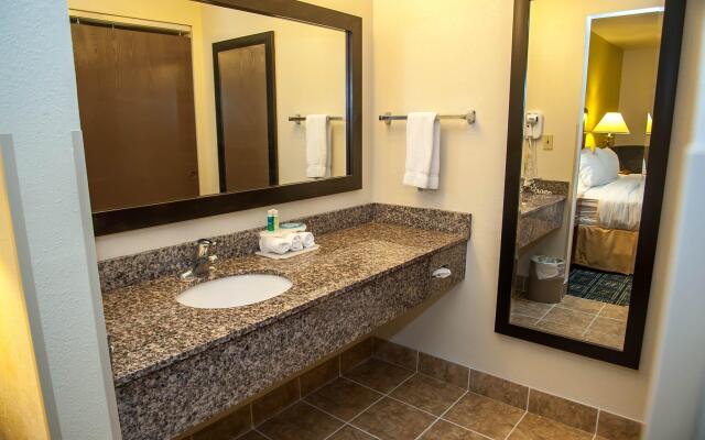 Holiday Inn Express Airport - Tucson, an IHG Hotel