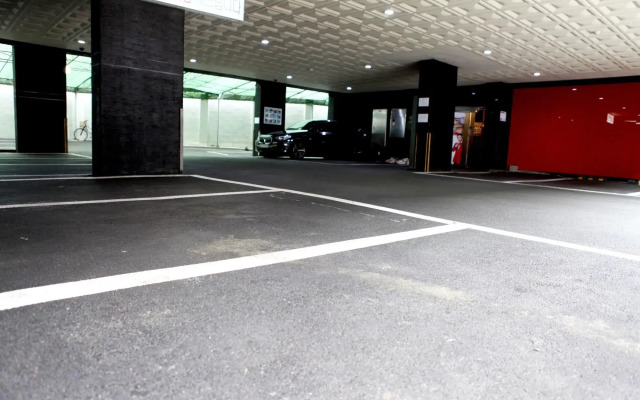 V Hotel