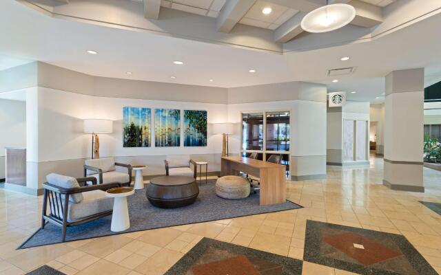 Embassy Suites by Hilton Tampa USF Near Busch Gardens