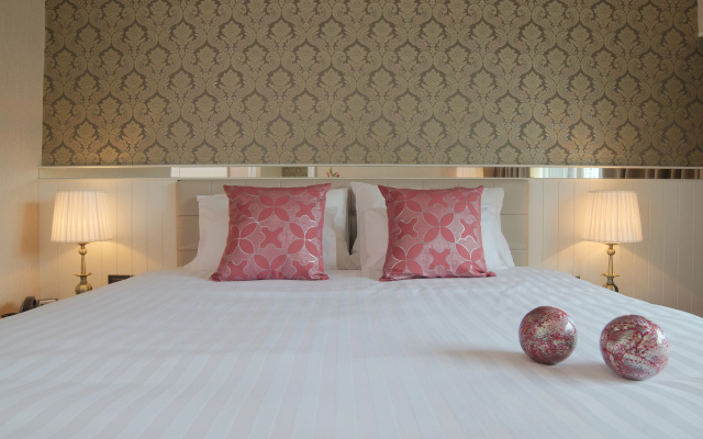 The Raya Surawong Bangkok – Guest Rooms – Bangkok