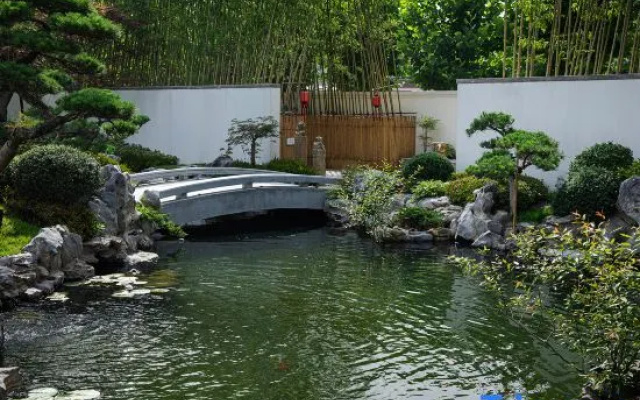 Jiuyan Bird's Nest Hotel