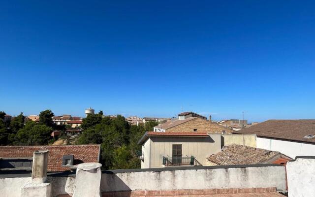 Spaziosa casa indipendente, vista mare, in centro su corso Garibaldi