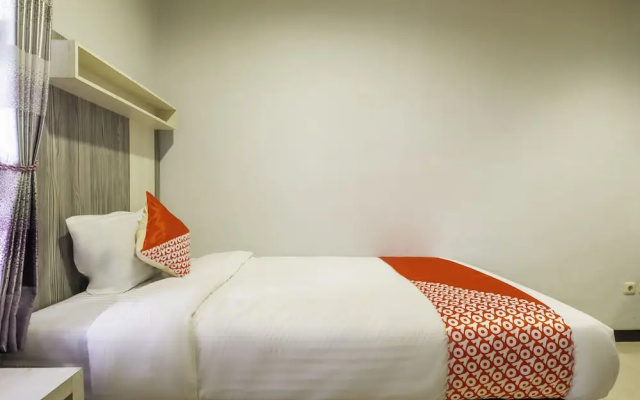 The Karins Guesthouse by OYO Rooms
