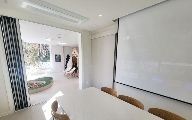 Pico Kids Pool Villa