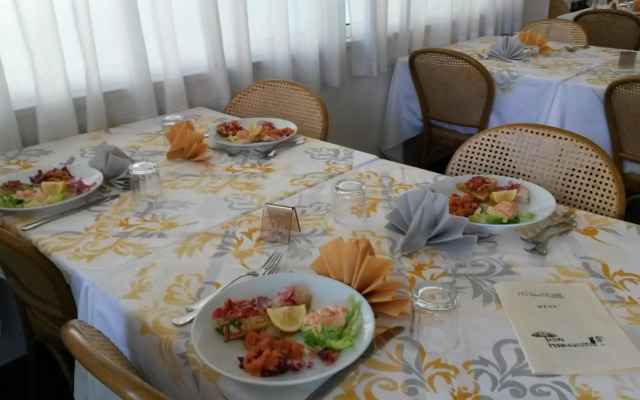 Hotel Desire'