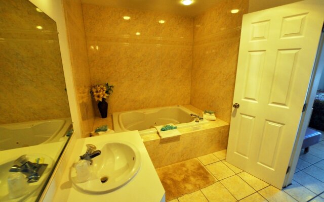 Riviera Resorts & Suites