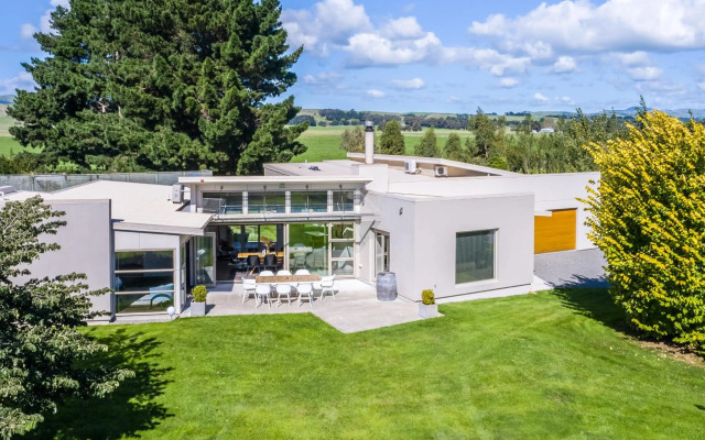 Paradise on Campbell