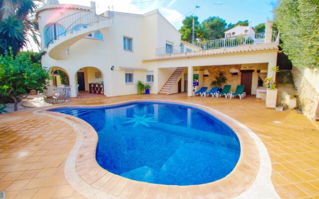 May - pretty holiday property with private pool in Benissa