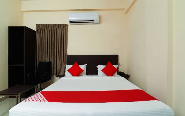 Oyo 22782 Akshara Suites