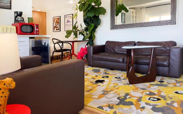 Hollywood Hills 1940s Mansion