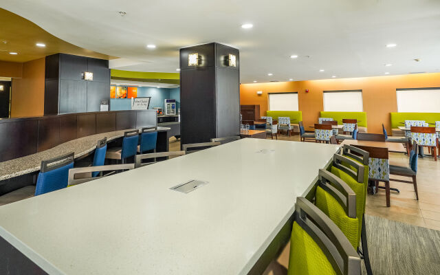 Comfort Suites