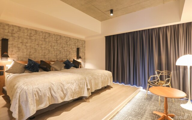 Ffffff Hotel