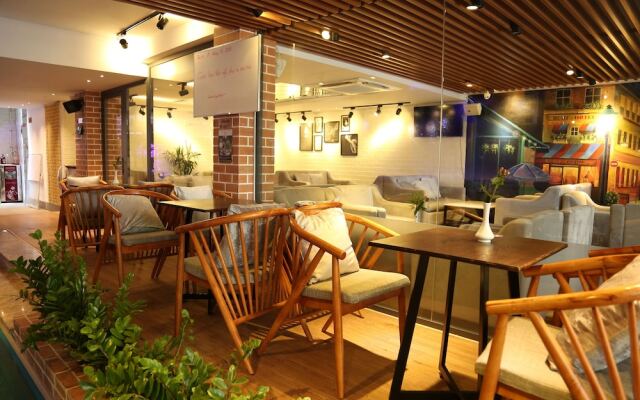 Hong Bao Thach Hotel