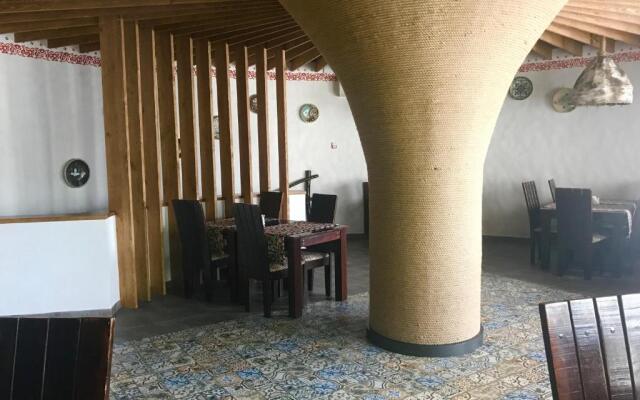 Status Hotel