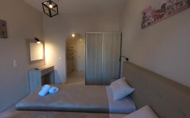 Dionisos Apartments