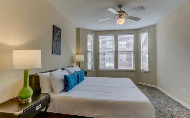 Apts At 41St By Namastay