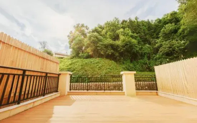 Yichun Huge Hot Spring Holiday Villa