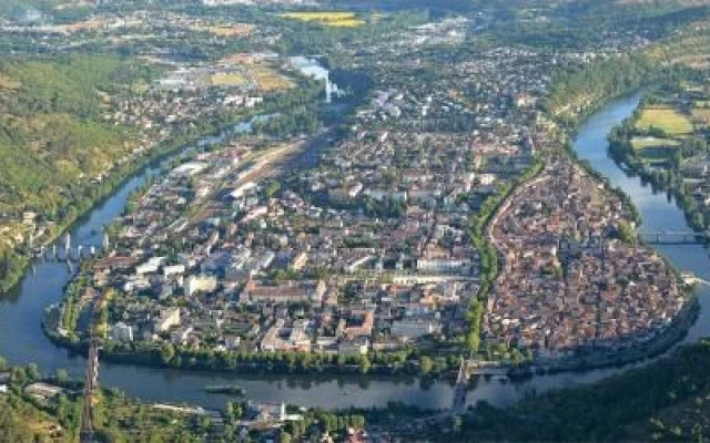 Dominici 1-CahorsCityStay-Centre Clim Netflix