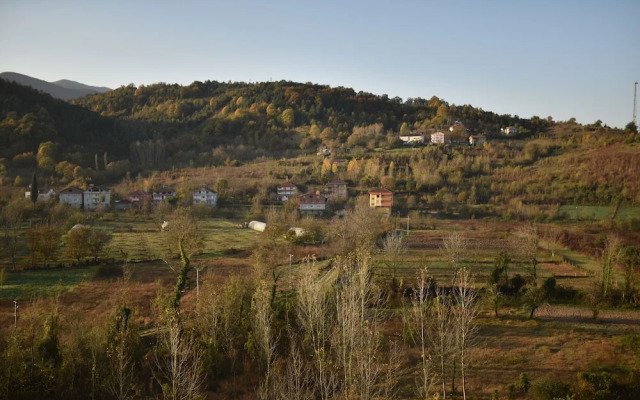 Ereza Otel