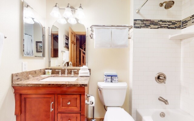 Mammoth Estates #140 2 Bedroom Condo by RedAwning