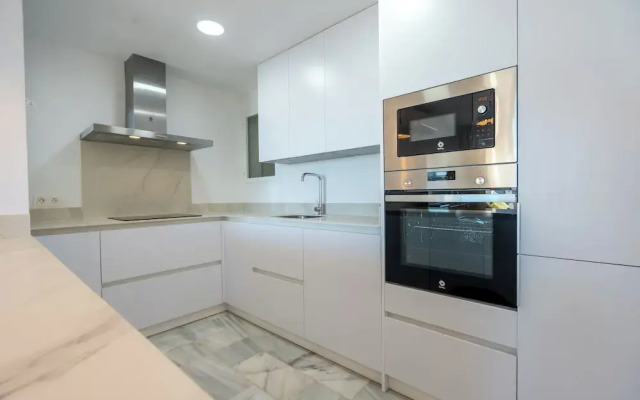 Charming Apartment With sea Views in Benalmadena