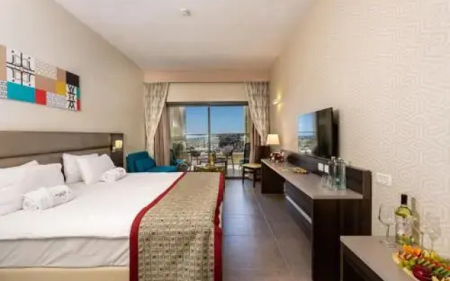 Ramada Olivie Nazareth