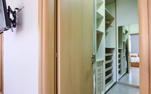 Phaedrus Living: City View Luxury Flat Harbour 03