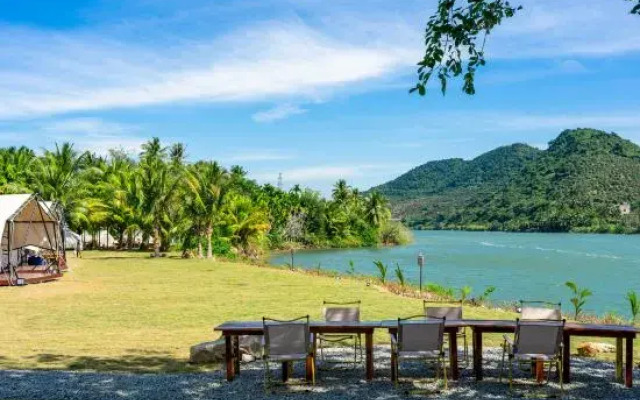 Sanya Haitang Bay Wilderness Pastoral Homestay Hi King Camp