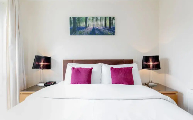 Roomspace Apartments -Westnye House