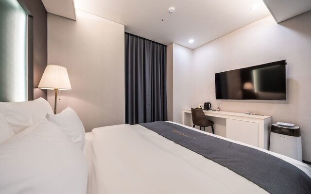 Suwon Aritte Hotel