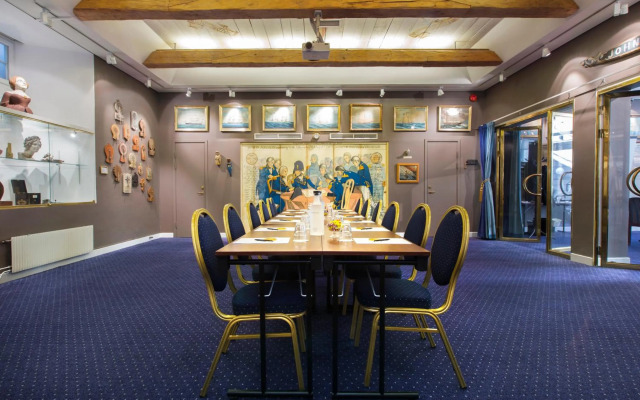 Victory Hotel