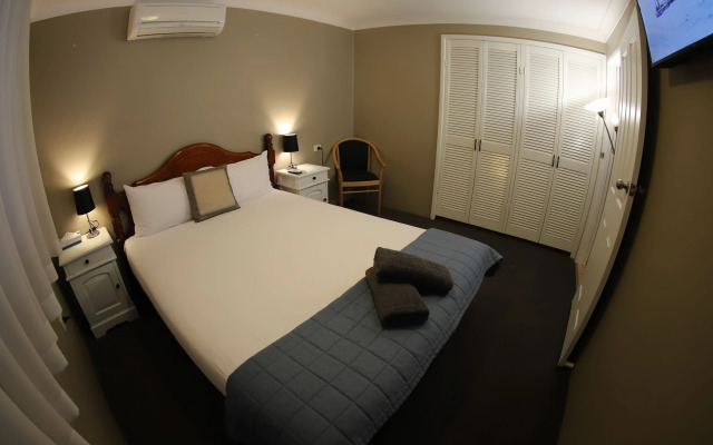 Sleepy Hill Motor Inn