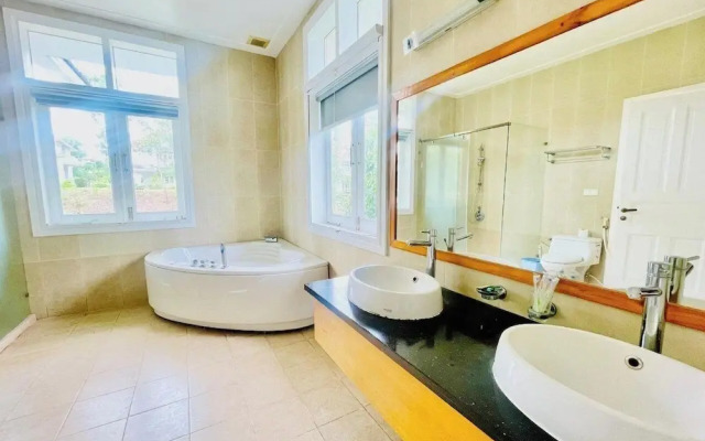 Deluxe 4 br Soan Villa - Sealinks Mui Ne