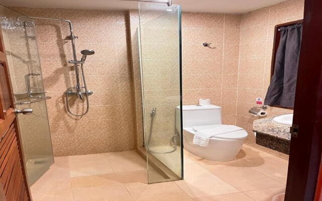 B Buri Hotel
