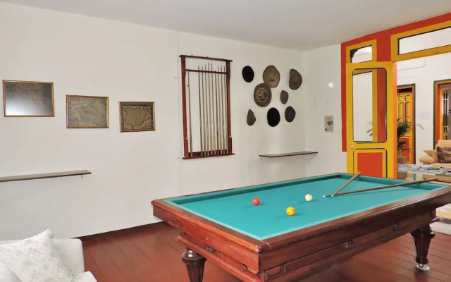 Golden Frog Mountain Hostel
