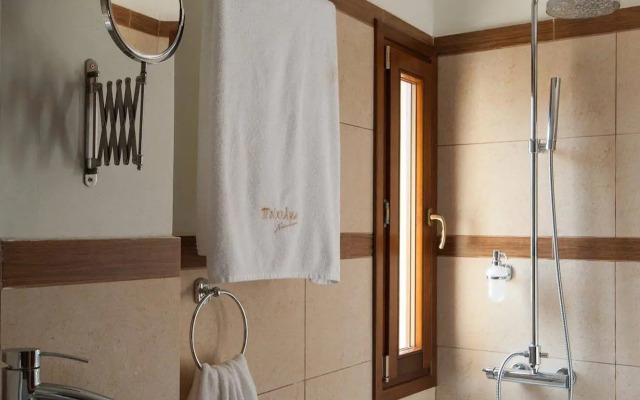 Poikilma Alonissos Villas