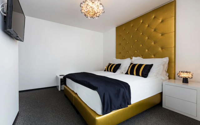 B Gold Luxury Rooms