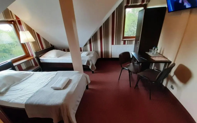 Route One - Restauracja & Pokoje Hotelowe