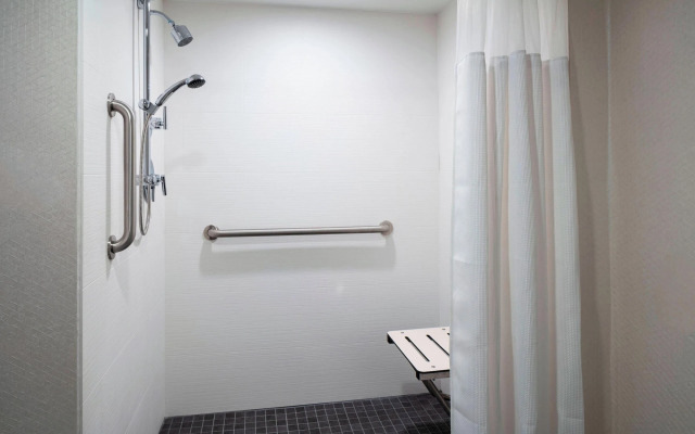 Fairfield by Marriott Inn & Suites Providence Airport Warwick