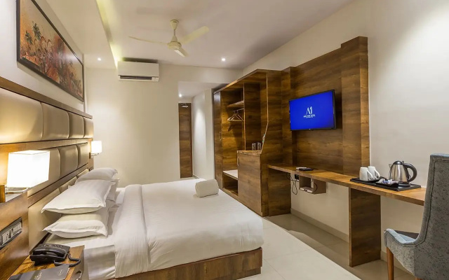 Aura One Hotel