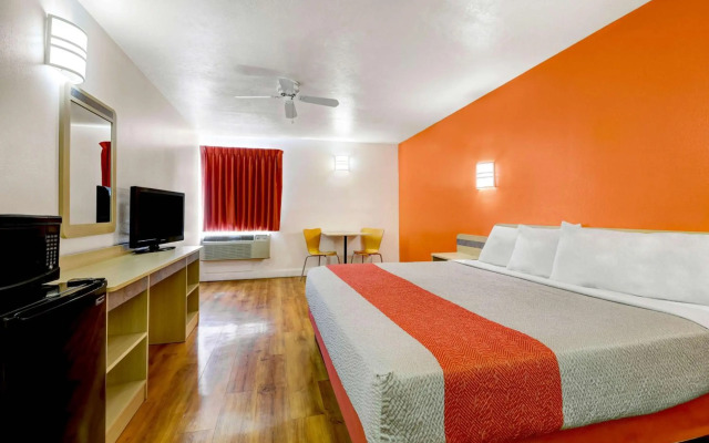 Motel 6 Beaver, UT