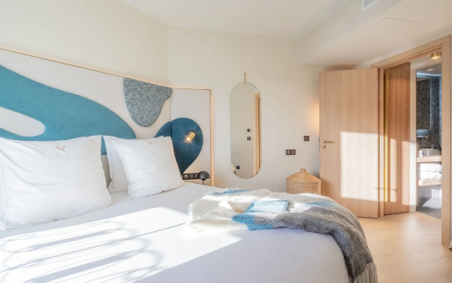 Yuna Porte Maillot - ApartHotel