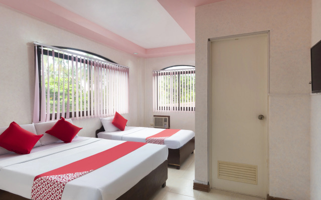 OYO 426 Coco Grove Tourist Inn