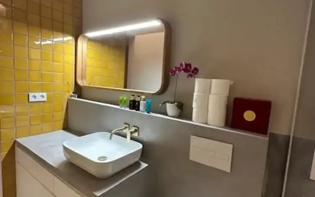 Nerezine Cozy Apartment With Sea View