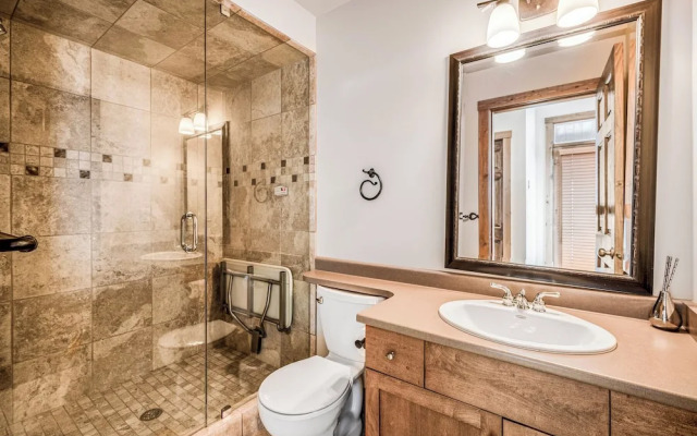 Southpoint 25 Two Bdrm Ski In Out HotTub