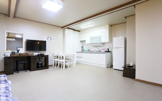 Gangneung Gyeongpodae Lovely Motel