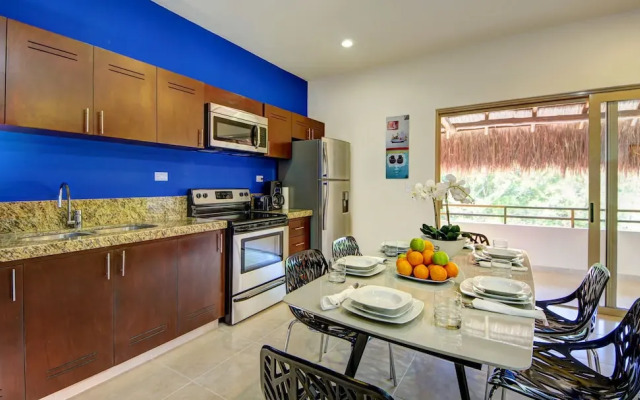 Rainbow Penthouse 2 bedrooms sleeps 5